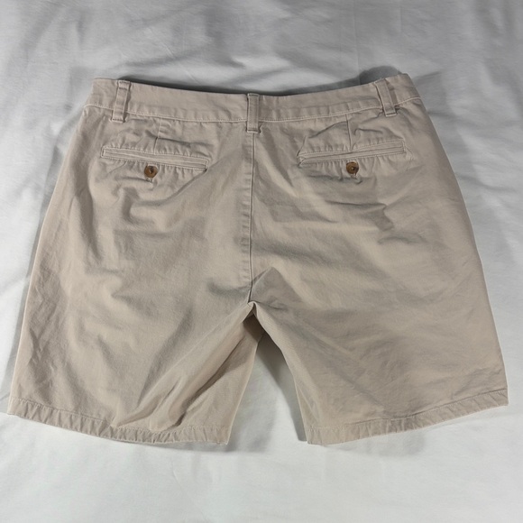 Bonobos mens stone khaki basic flat front 7" inseam chino shorts - size 34 - Picture 3 of 13
